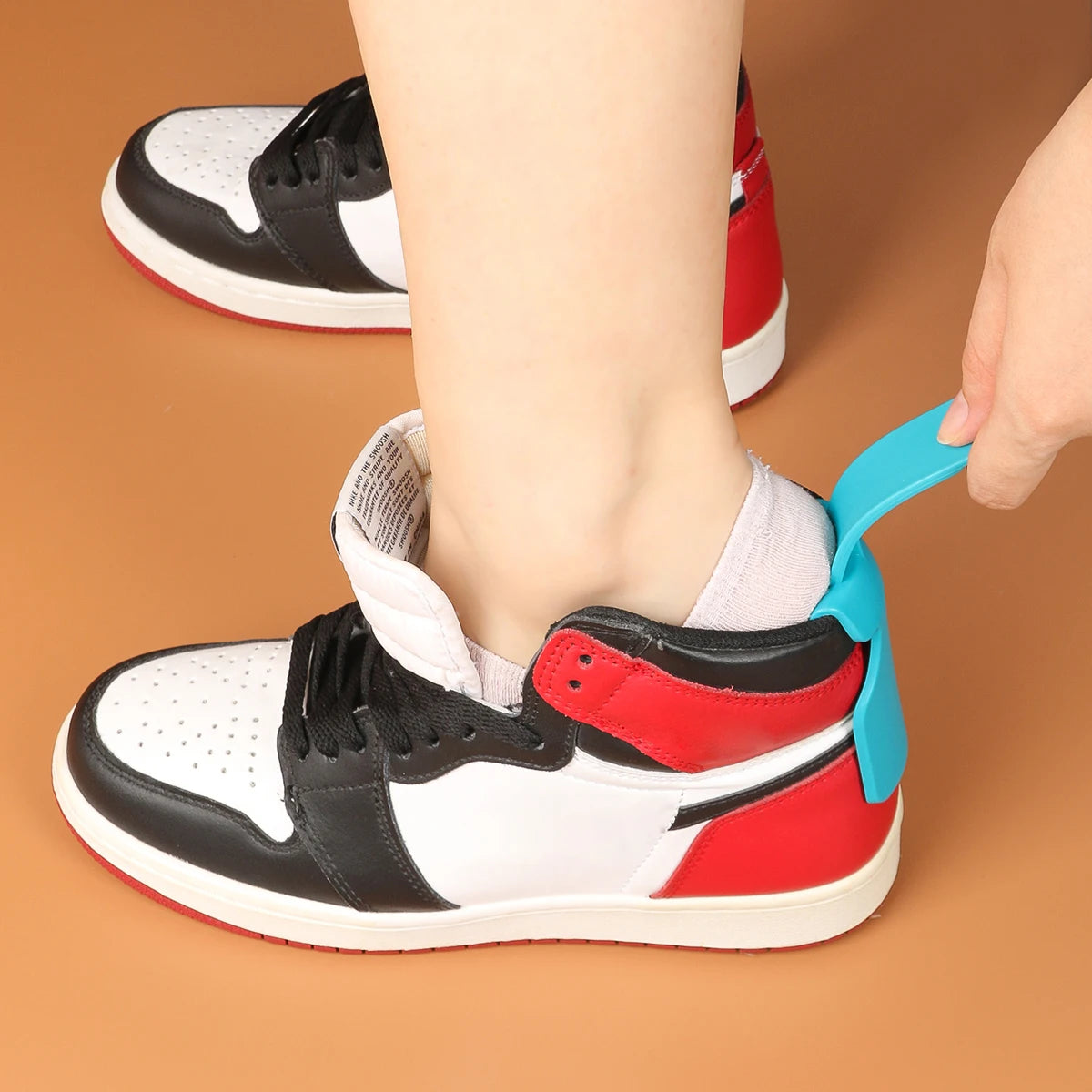 ShoeHelper - L'outil ultime pour enfiler vos chaussures sans effort