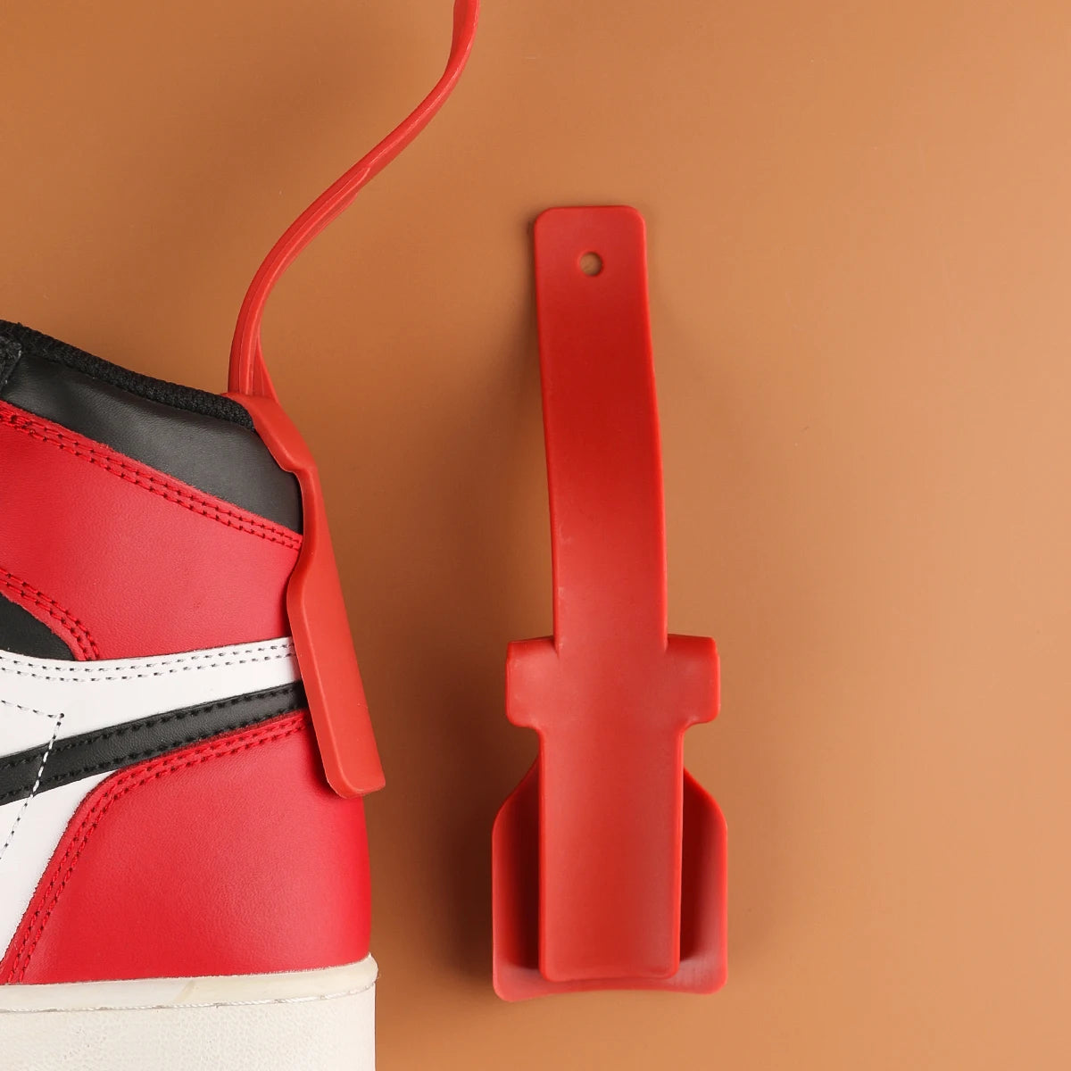 ShoeHelper - L'outil ultime pour enfiler vos chaussures sans effort