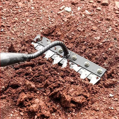 TerraRake™ – Râteau de Désherbage en Acier Carbone Ultra-Résistant